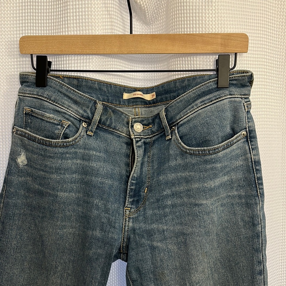 Levi’s 711 Skinny - Size 29